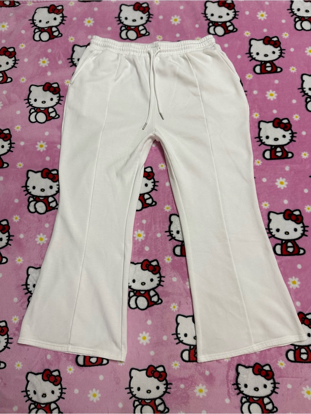 HALARA Women's White Pull-On Flare Sweatpants